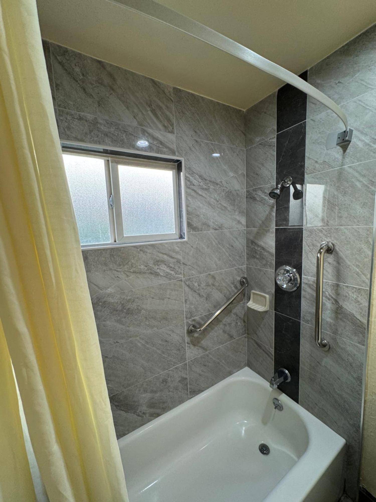 Discovery Inn Modesto Phòng bức ảnh